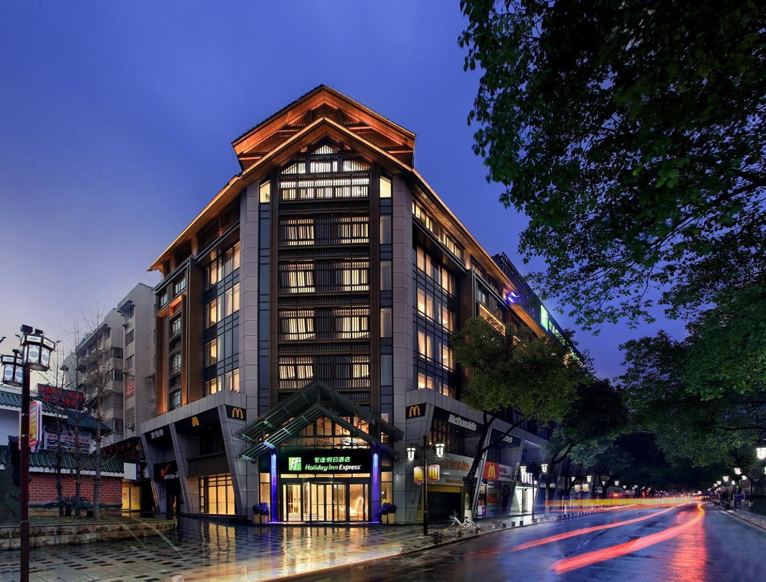 Holiday Inn Express Guilin City Center By Ihg Exterior foto